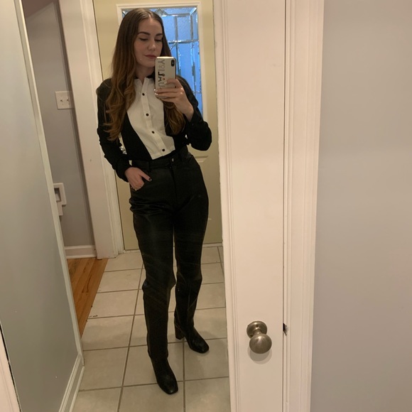 Meet your Posher, Cecilia - Picture 3 of 5